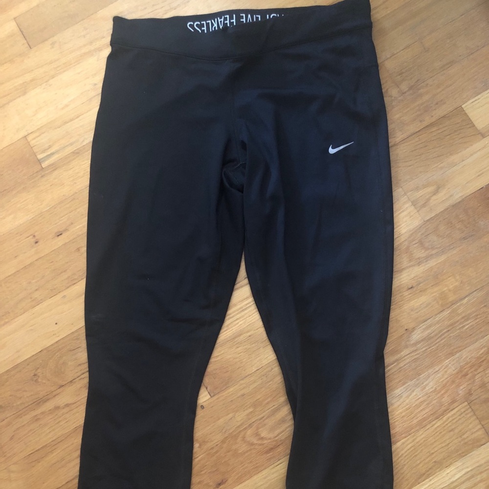 nike cropped leggings